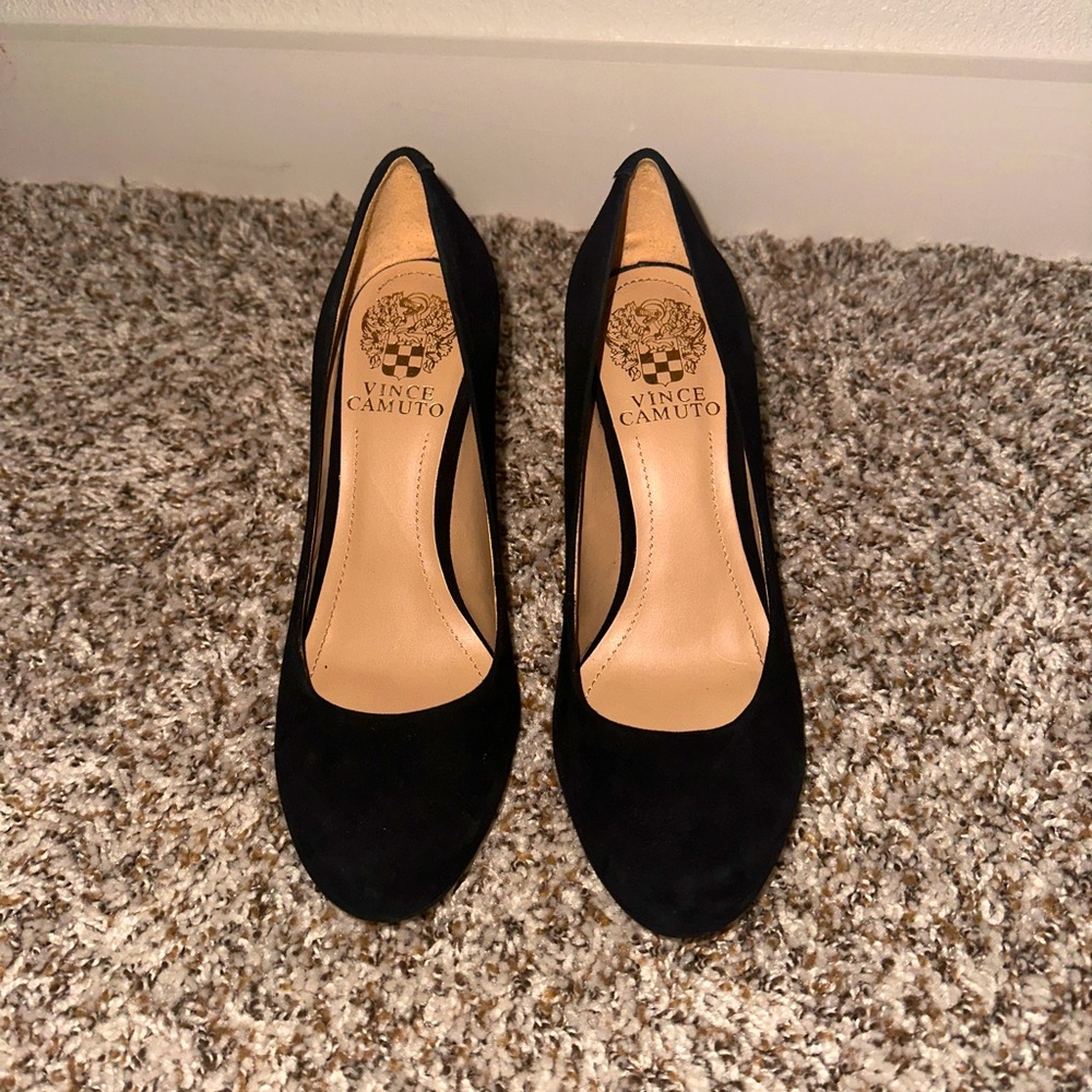 Vince Camuto Round Toe Heels
